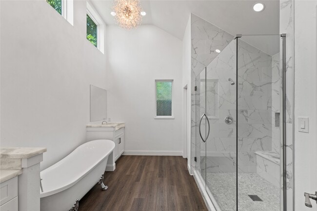 Building Photo - 3211 Cochran St