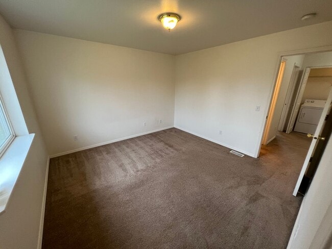 Building Photo - Spacious 2 Bed, 1.5 Bath in CDA!