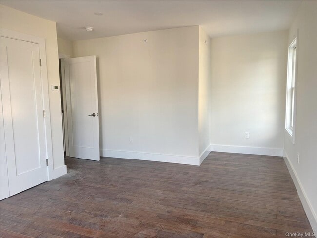 Building Photo - 15 Baylis Ct