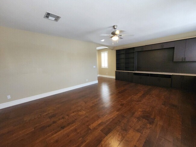 Building Photo - Beautifully Upgraded Southern Highlands Ga...