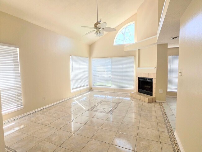 Building Photo - 13939 Plantation Valley Dr