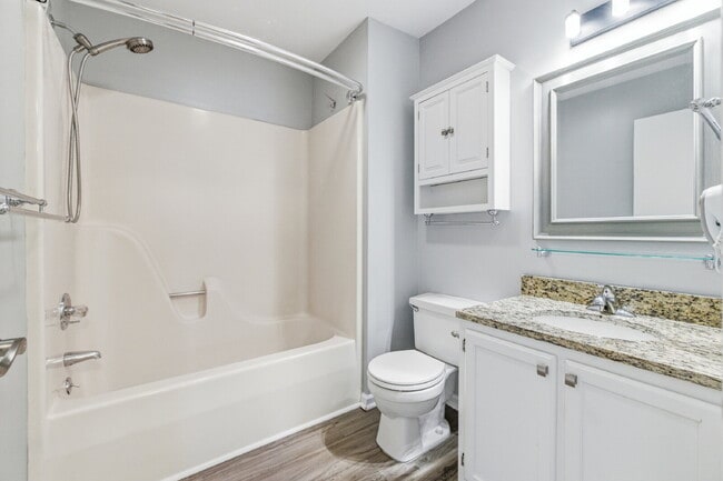 Building Photo - 3-Bedroom Townhouse with Yard & Privacy in Harrisonburg