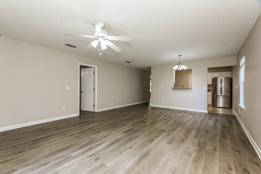 Building Photo - 416 S 13th Terrace