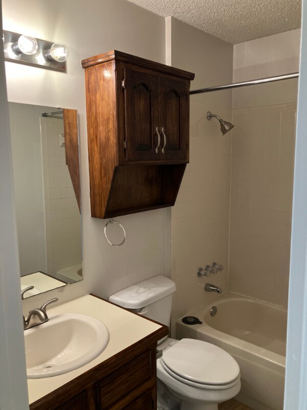 Building Photo - 5620 S 98th St