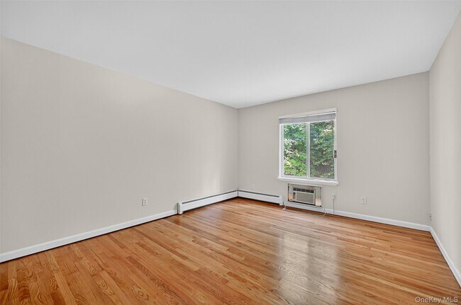 Building Photo - 19 Barnett Dr