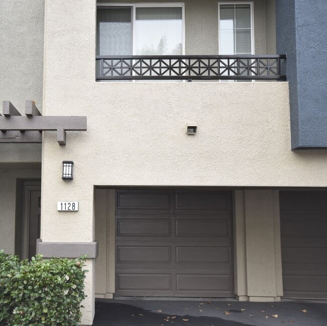 Building Photo - 2001 Club Center Dr