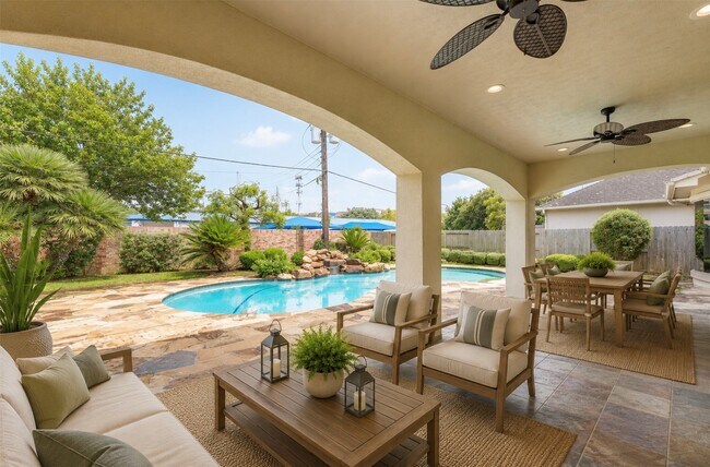 Building Photo - 1611 Copperas Cove