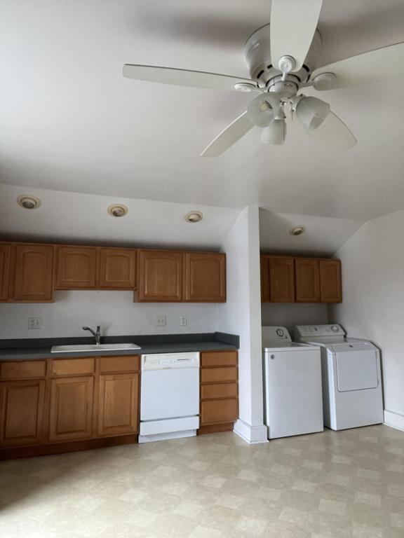 Building Photo - 415 Iowa Ave