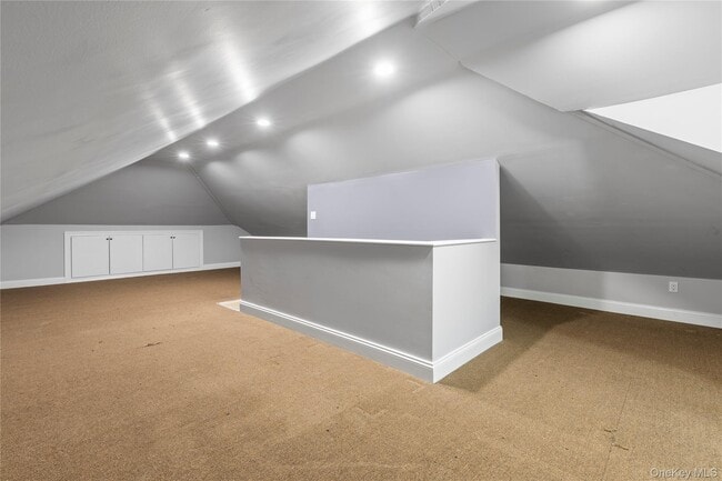 Building Photo - 148 W Walnut St