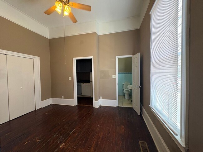 Building Photo - 171 Orange St