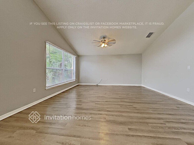 Building Photo - 13702 Hawkeye Dr