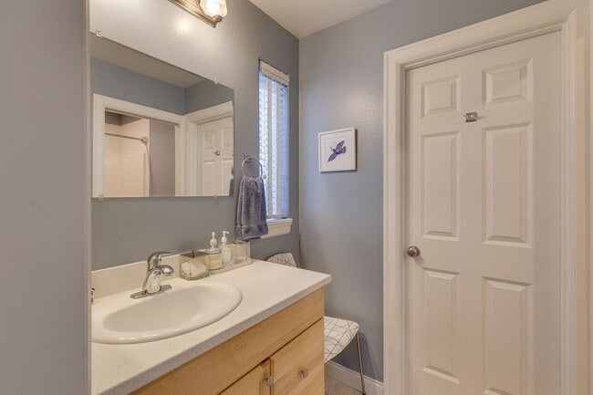 Building Photo - 5bd/3.75ba Sammamish Home
