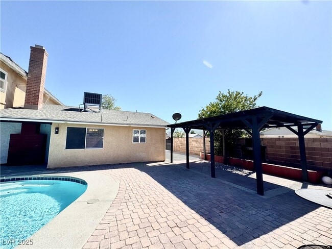 Building Photo - 5830 Deer Valley Dr