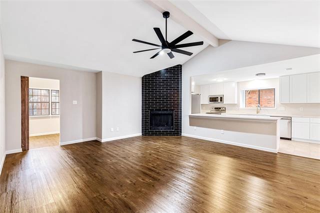 Building Photo - 924 Simon Dr