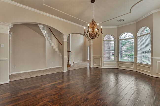 Building Photo - 6615 Haughton Dr
