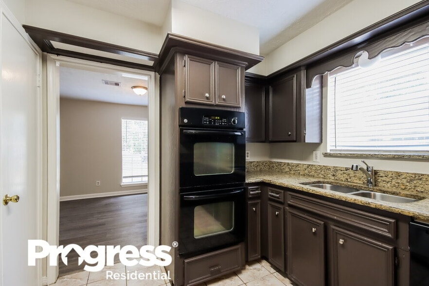 Building Photo - 5618 Forest Timbers Dr