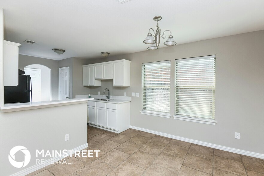 Building Photo - 8116 Raleigh Dr