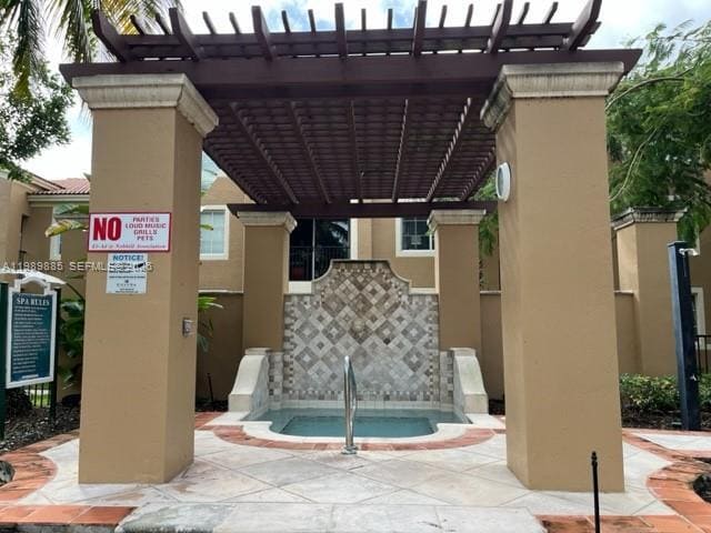 Building Photo - 8000 N Nob Hill Rd