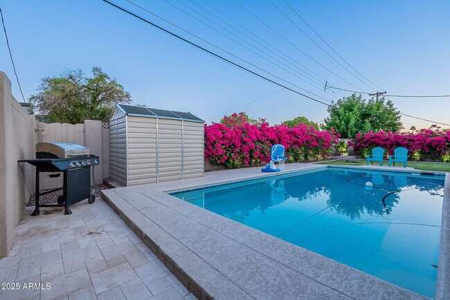 Building Photo - 8263 E Cypress St