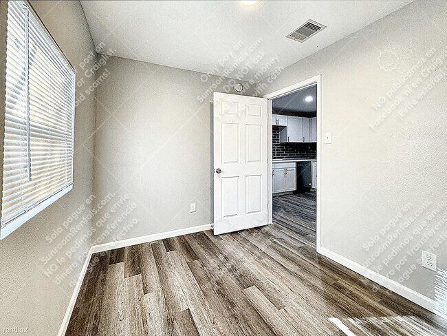 Building Photo - 1 br, 1 bath House - 6318 Sloan St B B