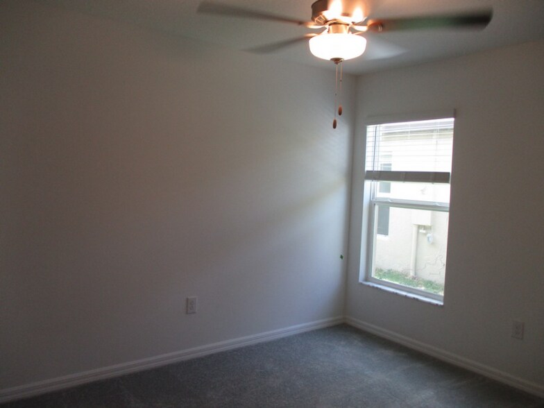 Building Photo - 5524 Blue Azure Dr