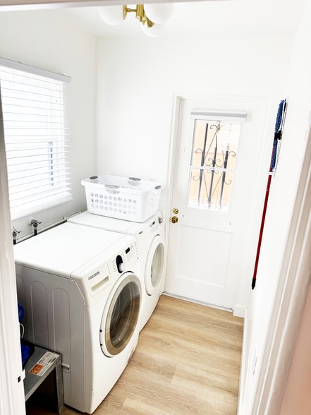 Laundry Room - 4574 Florida St