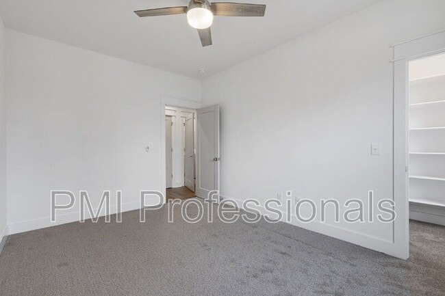 Building Photo - 227 S Bilbro Ave