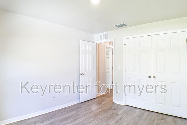Building Photo - 341 Reeves St