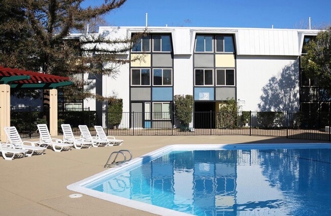 Building Photo - 1050 Foothill Blvd