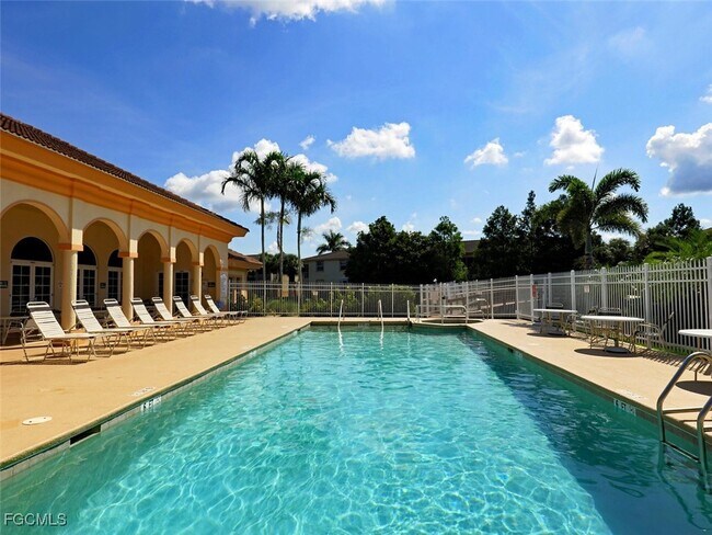 Building Photo - 15460 Bellamar Cir