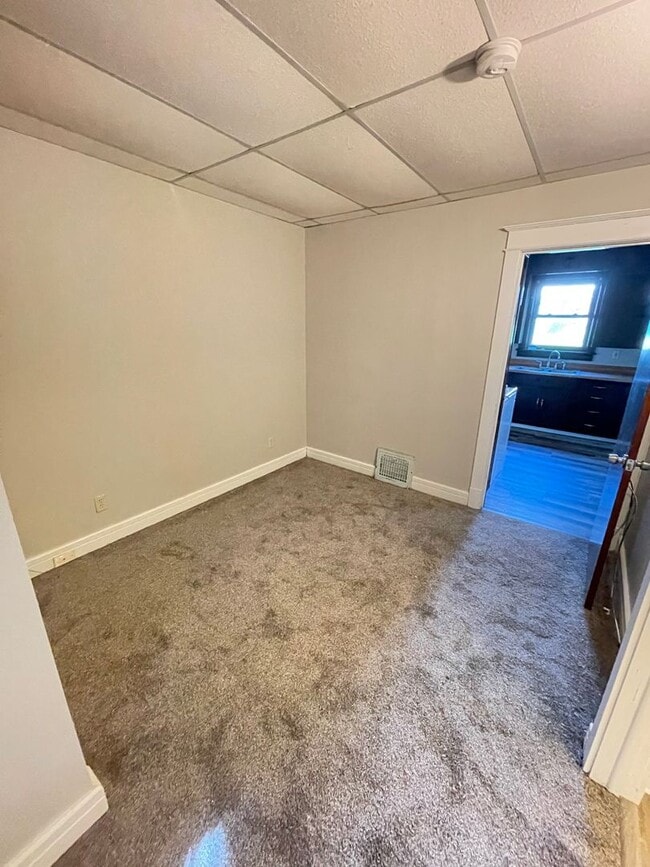 Building Photo - Available June 13th - 4 BED 2 BATH