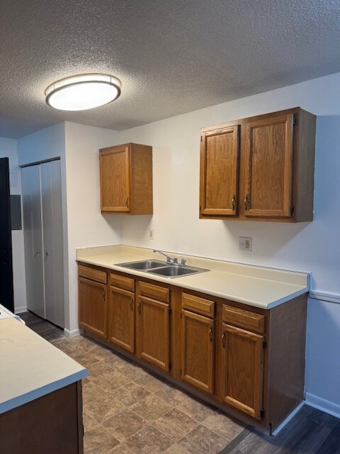 Building Photo - 595 Wagner Dr