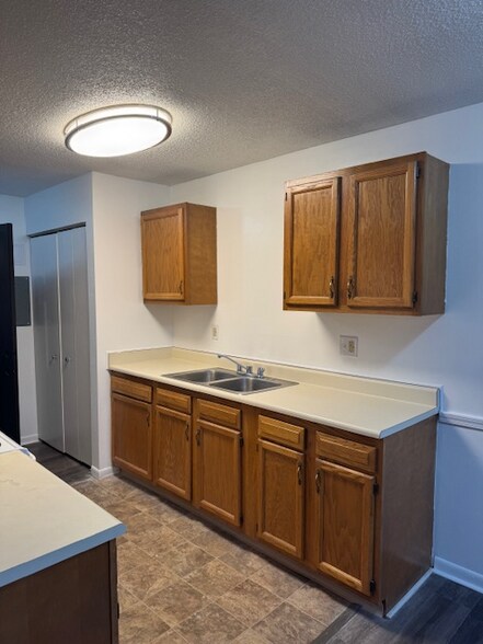 Primary Photo - 595 Wagner Dr