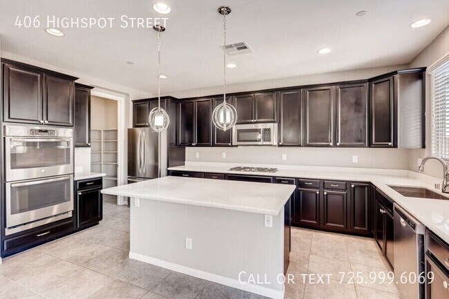 Building Photo - 406 Highspot St