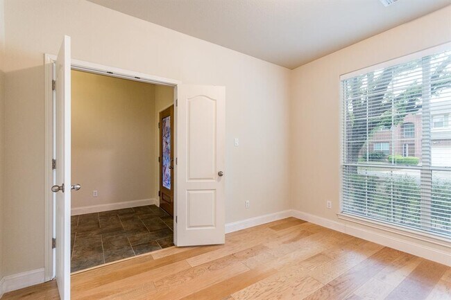 Building Photo - 10820 Split Stone Way
