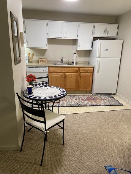 Building Photo - 11 St James Pl