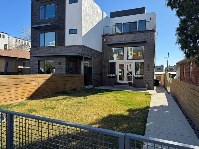 Building Photo - Perfect Sloan Lake Home with all the features and great views