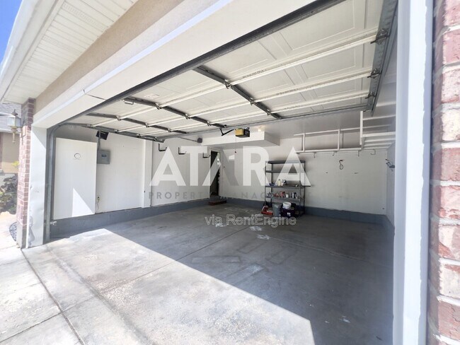 Building Photo - 11837 Sunrise View Dr