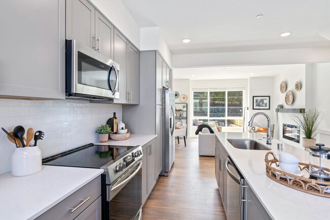 Building Photo - Spacious 3-Bedroom Townhome | 1,484 Sq Ft ...