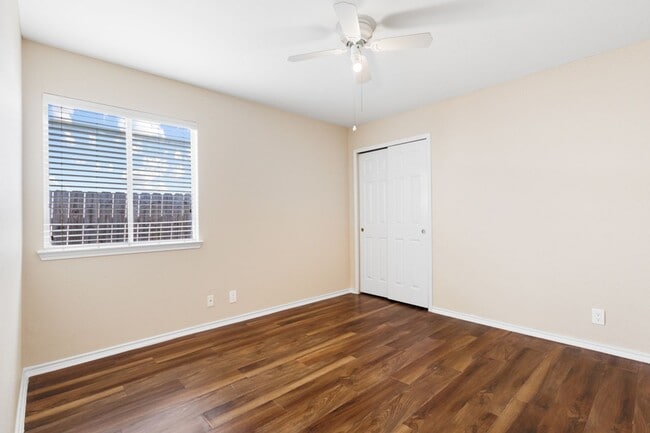 Building Photo - Well-Maintained 3-Bedroom Home – Ideal for Students & Professionals!