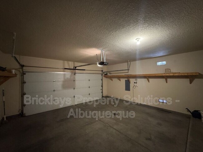 Building Photo - 7131 Wild Olive Ave NE