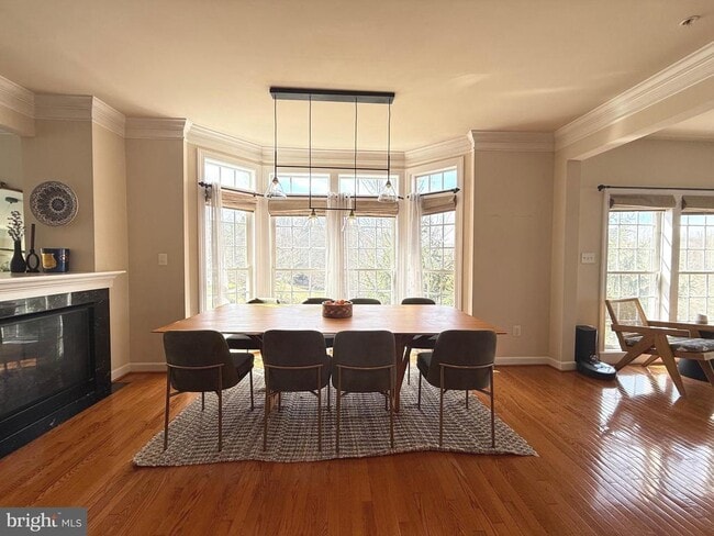 Building Photo - 1600 Regent Manor Ct