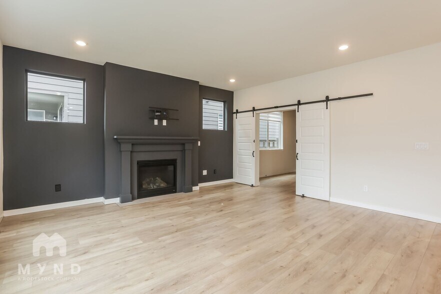 Building Photo - 33310 Crystal Ave SE