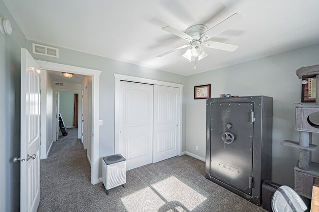 Building Photo - 416 W 260 N