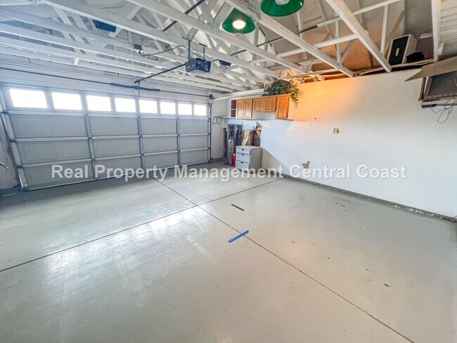 Building Photo - LEASE PENDING - Spacious Home in Nipomo - ...