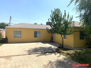 Building Photo - 1501 Sheila St