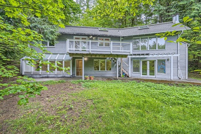 Building Photo - Available NOW! Waterfront >> Newly Remodel...