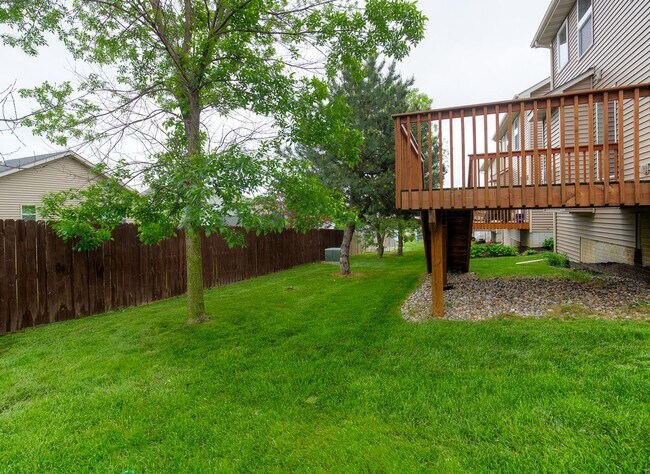 Building Photo - Perfect Single Family Home in Norwalk