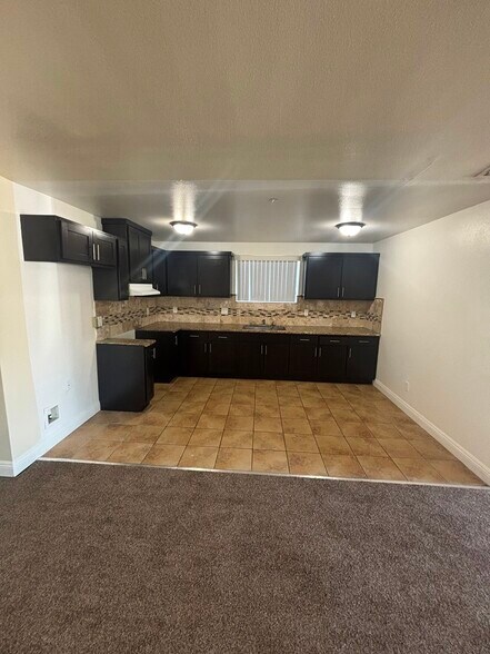 Building Photo - 156 W 71st St