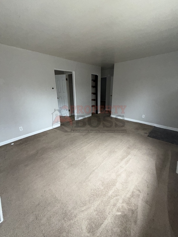 Building Photo - 816 E 35th Ct